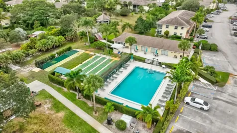 2950 Se Ocean Stuart FL 34996
