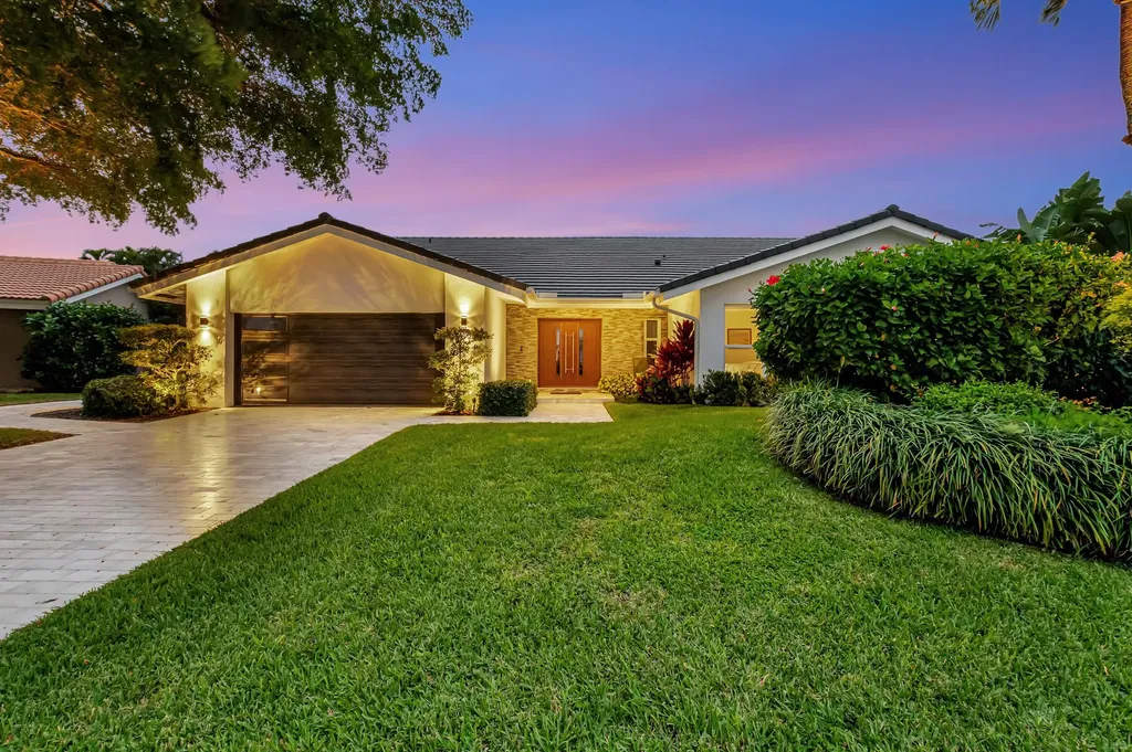 4911 Pineview Circle Delray Beach FL 33445