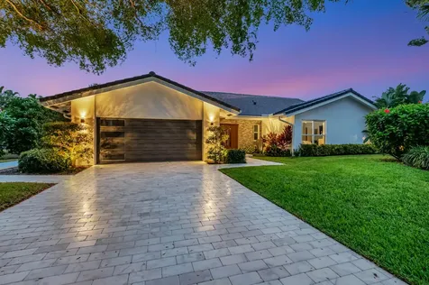 4911 Pineview Circle Delray Beach FL 33445
