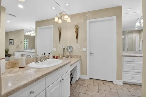 4911 Pineview Circle Delray Beach FL 33445