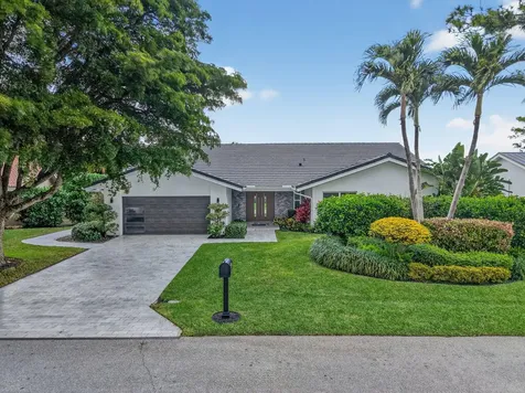 4911 Pineview Circle Delray Beach FL 33445