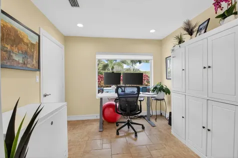 4911 Pineview Circle Delray Beach FL 33445