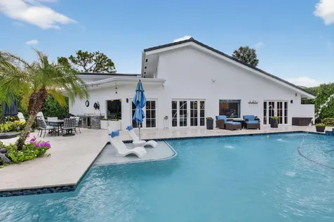 4911 Pineview Circle Delray Beach FL 33445