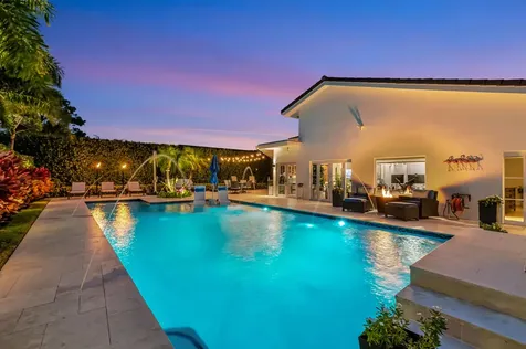 4911 Pineview Circle Delray Beach FL 33445