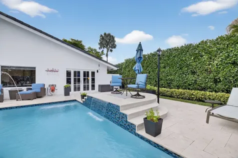 4911 Pineview Circle Delray Beach FL 33445