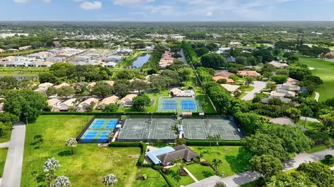 4911 Pineview Circle Delray Beach FL 33445