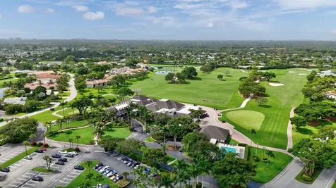 4911 Pineview Circle Delray Beach FL 33445