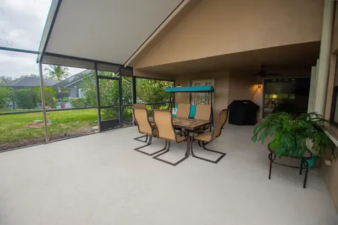 413 Sw Jefferson Circle Port Saint Lucie FL 34986