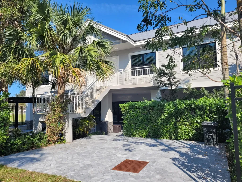 11810 SE Dixie Highway Hobe Sound FL 33455
