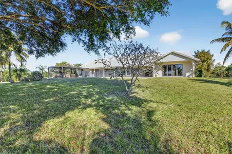 10236 La Reina Road Delray Beach FL 33446
