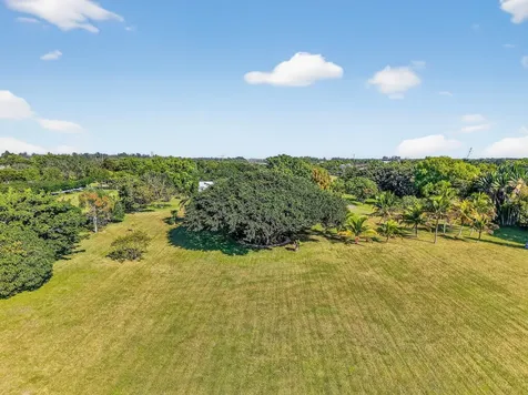 10236 La Reina Road Delray Beach FL 33446