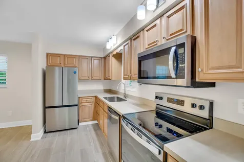 2333 Indian River Boulevard Vero Beach FL 32960