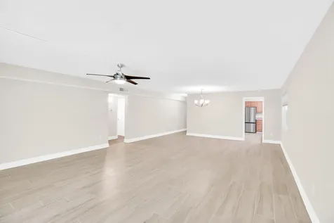 2333 Indian River Boulevard Vero Beach FL 32960