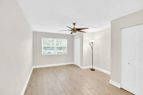 2333 Indian River Boulevard Vero Beach FL 32960