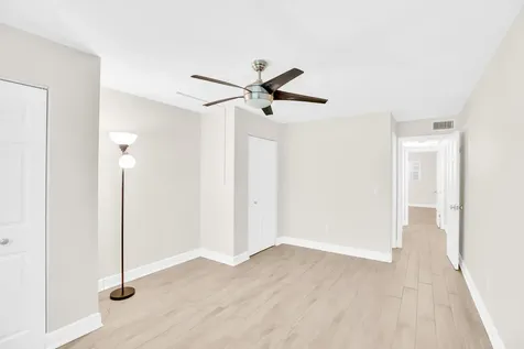 2333 Indian River Boulevard Vero Beach FL 32960