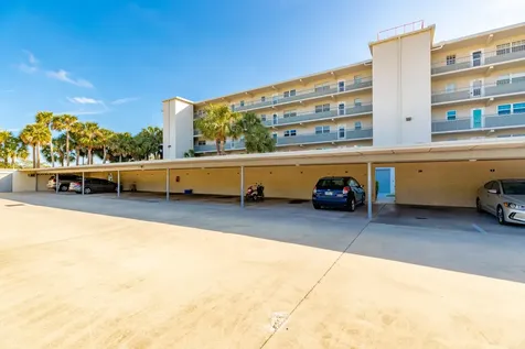 2333 Indian River Boulevard Vero Beach FL 32960