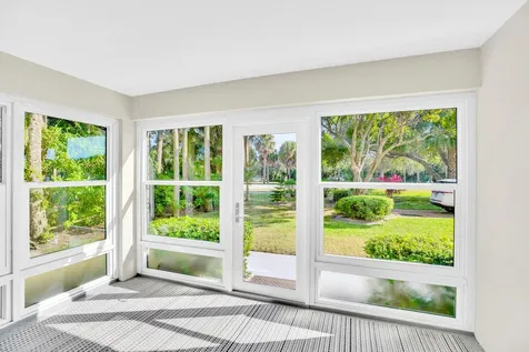 2333 Indian River Boulevard Vero Beach FL 32960