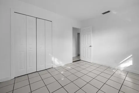 5400 Nw 18th Street Lauderhill FL 33313