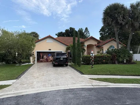 9050 Cypress Hollow Drive Palm Beach Gardens FL 33418