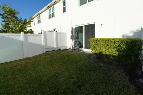 870 Se Grovebush Lane Port Saint Lucie FL 34984
