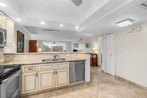 3505 Oaks Way Pompano Beach FL 33069