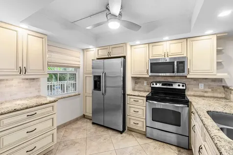 3505 Oaks Way Pompano Beach FL 33069