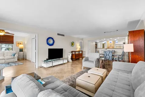 3505 Oaks Way Pompano Beach FL 33069