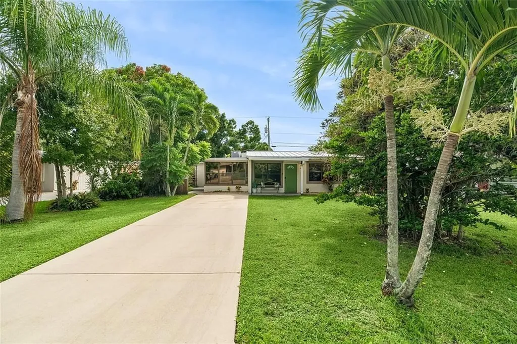 1370 4th Court Vero Beach FL 32960