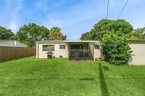 1370 4th Court Vero Beach FL 32960