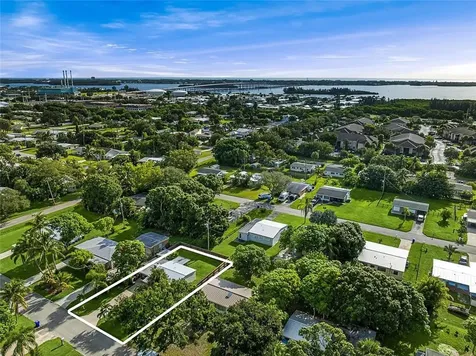1370 4th Court Vero Beach FL 32960