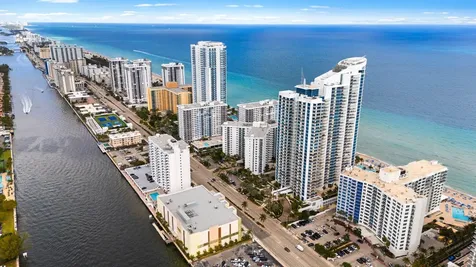 3101 S Ocean Drive Hollywood FL 33019