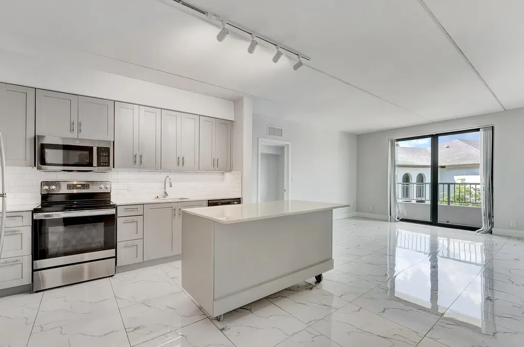 250 W Hidden Valley Boulevard Boca Raton FL 33487