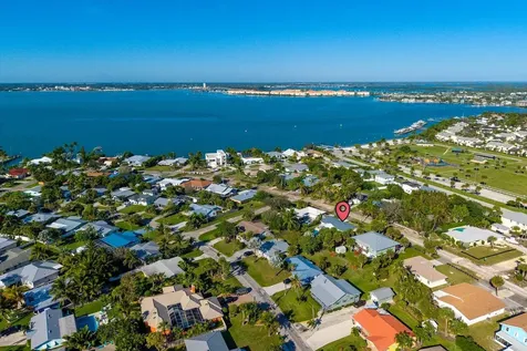 1805 Plover Avenue Fort Pierce FL 34949