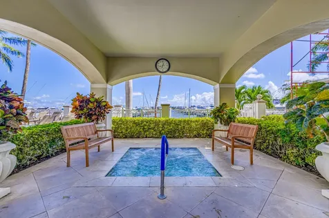 802 W Windward Way Lantana FL 33462