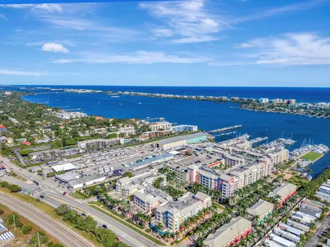 802 W Windward Way Lantana FL 33462
