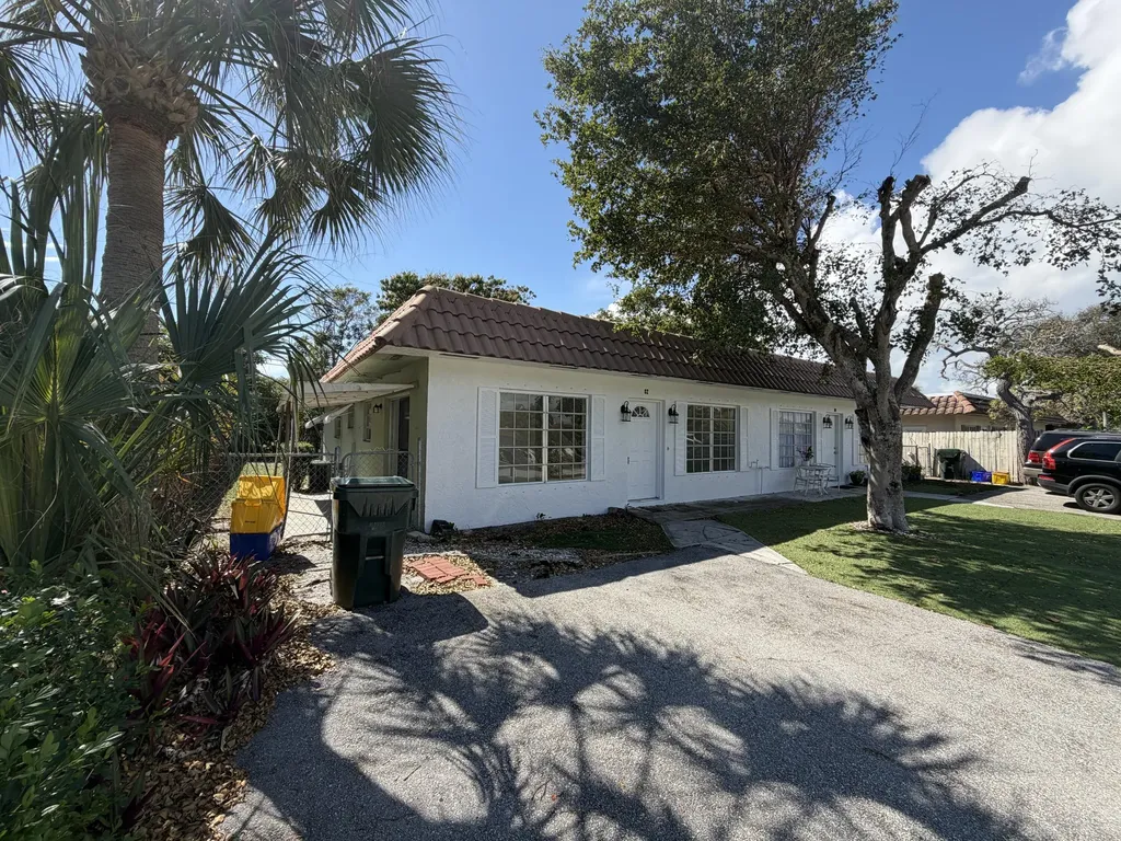 82 Lariat Circle Boca Raton FL 33487