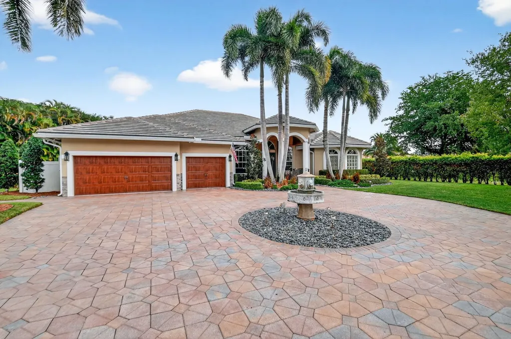 10305 Avenida Del Rio Delray Beach FL 33446