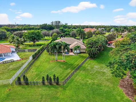 10305 Avenida Del Rio Delray Beach FL 33446