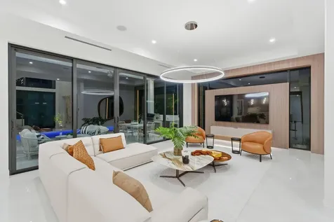 1050 Ne 3rd Avenue Boca Raton FL 33432