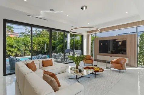 1050 Ne 3rd Avenue Boca Raton FL 33432
