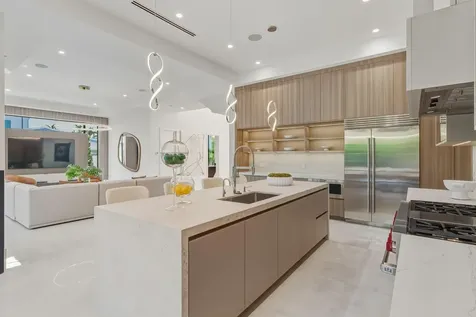 1050 Ne 3rd Avenue Boca Raton FL 33432