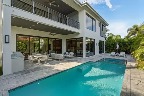 1050 Ne 3rd Avenue Boca Raton FL 33432