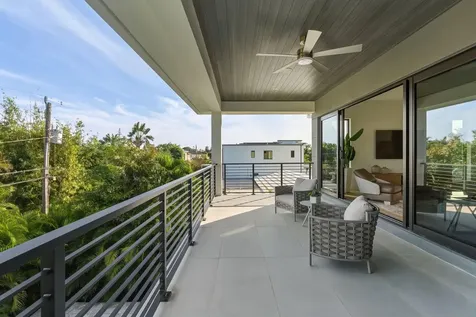 1050 Ne 3rd Avenue Boca Raton FL 33432
