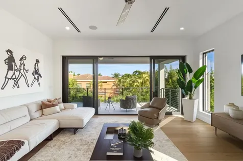 1050 Ne 3rd Avenue Boca Raton FL 33432