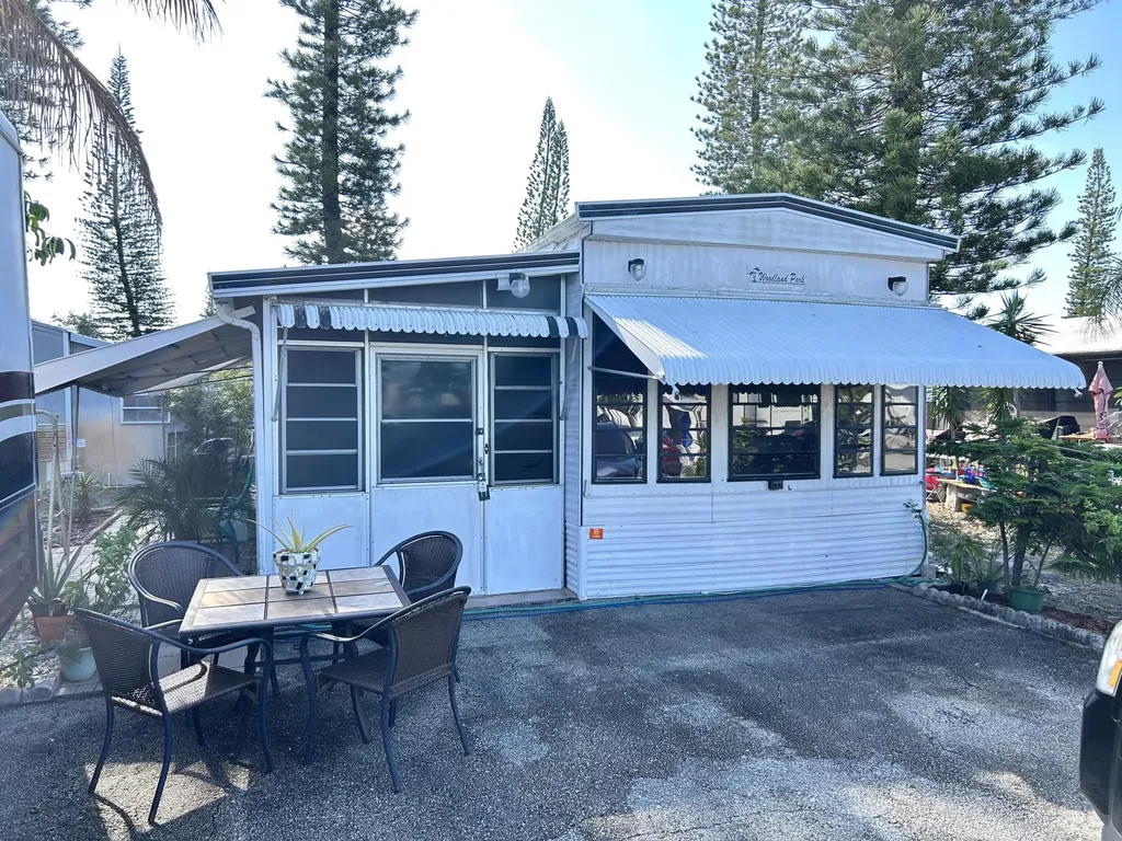 875 Ne 48th Street Deerfield Beach FL 33064