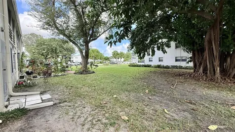 253 Newport P Deerfield Beach FL 33442