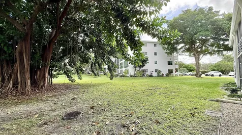 253 Newport P Deerfield Beach FL 33442