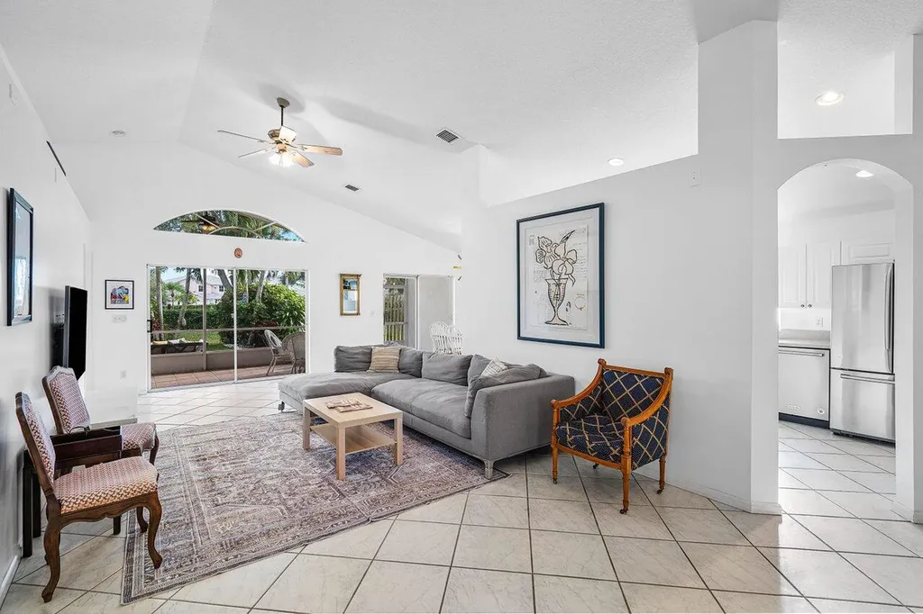 1643 Oak Berry Circle Wellington FL 33414