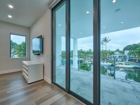 2751 Ne 22nd Court Pompano Beach FL 33062