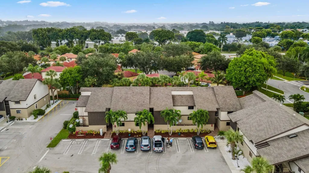 1665 Cabot Lane Wellington FL 33414